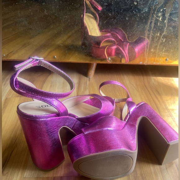SODA Y2K Metallic Fuchsia Platform Chunky Heel sz 7 - Picture 2 of 15